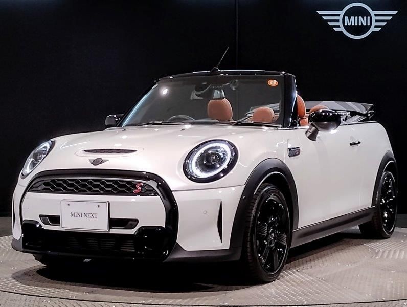 MINI COOPER S CONVERTIBLE.