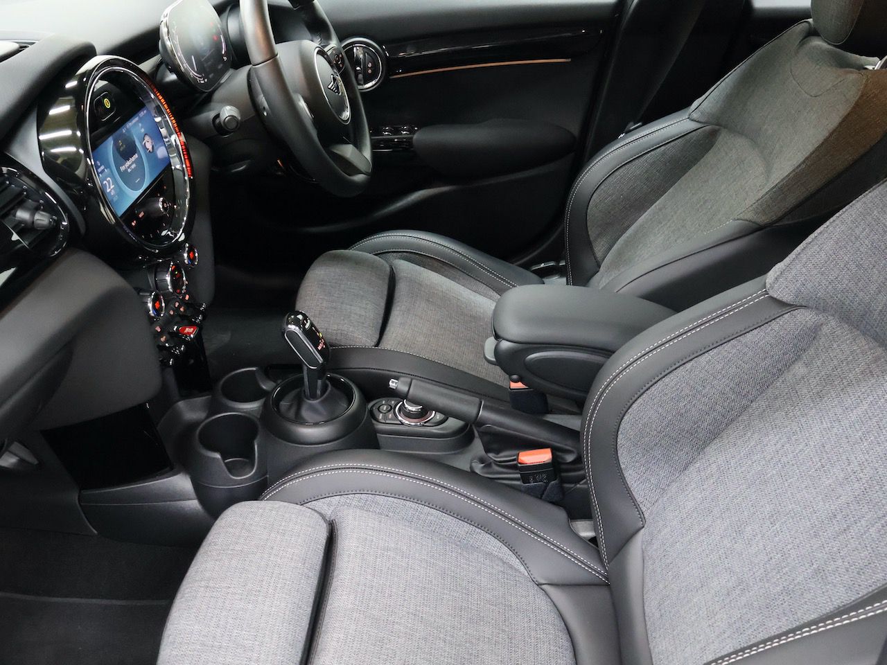 MINI COOPER S DCT 5 DOOR