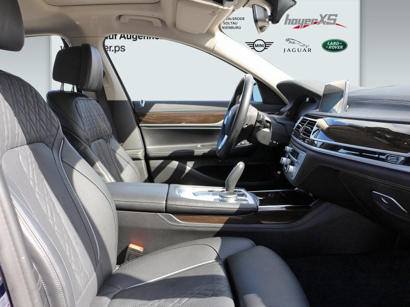 730d xDrive Limousine