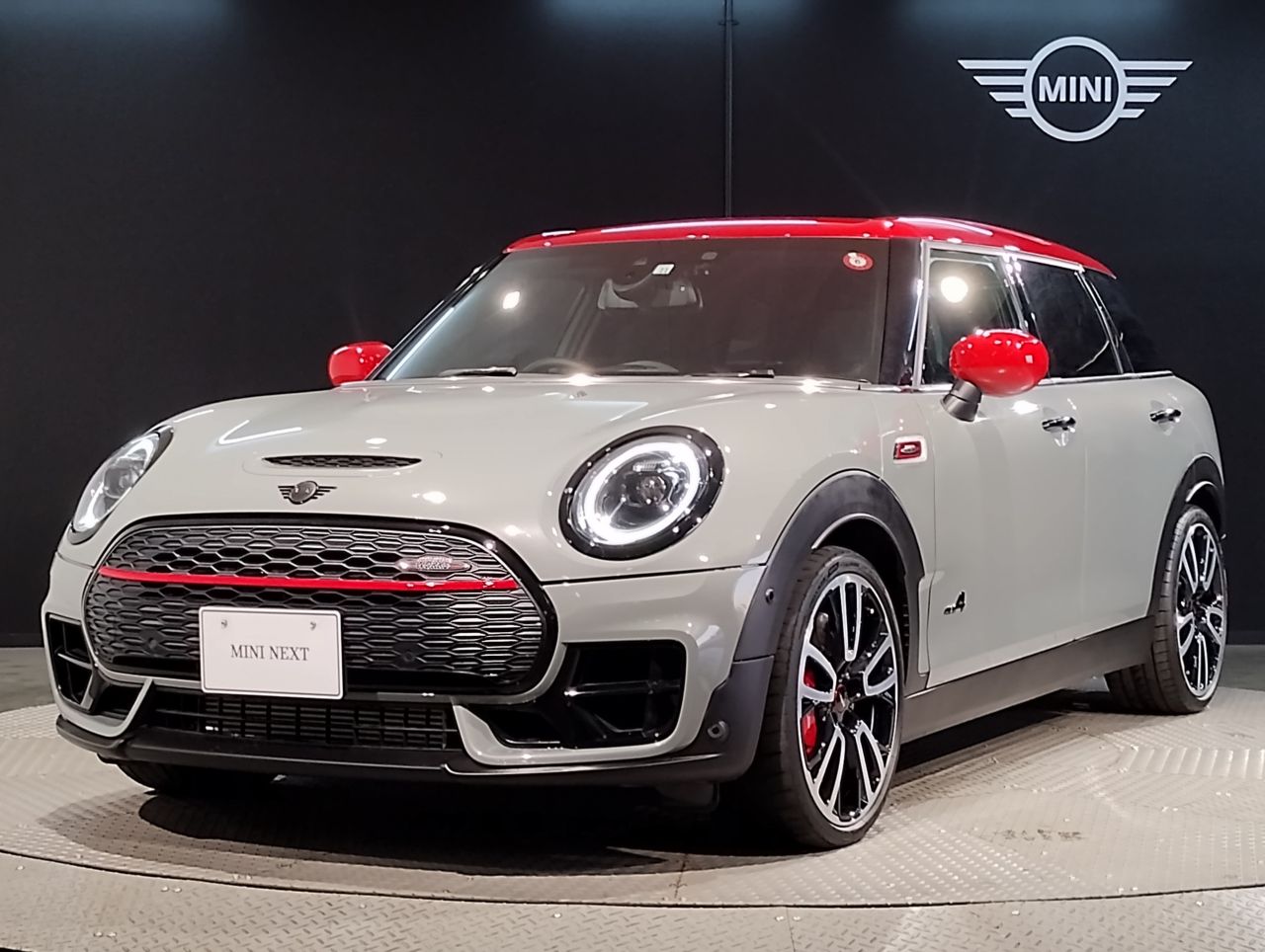 THE MINI JOHN COOPER WORKS CLUBMAN.