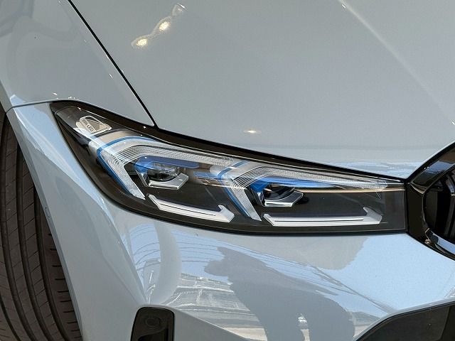 320d xDrive Berline RHD