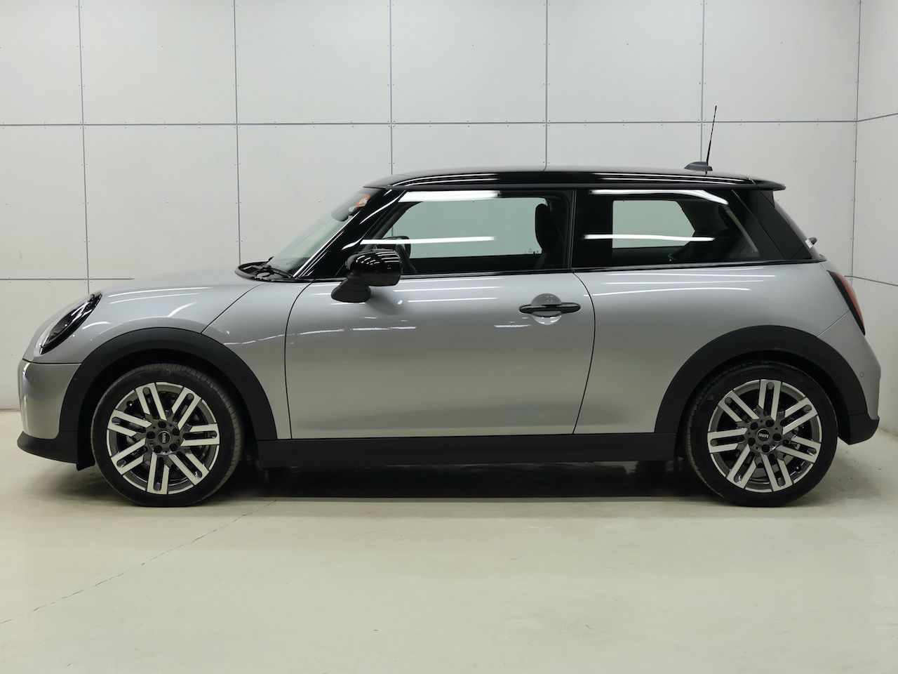 F66 MINI Cooper C 3Dr
