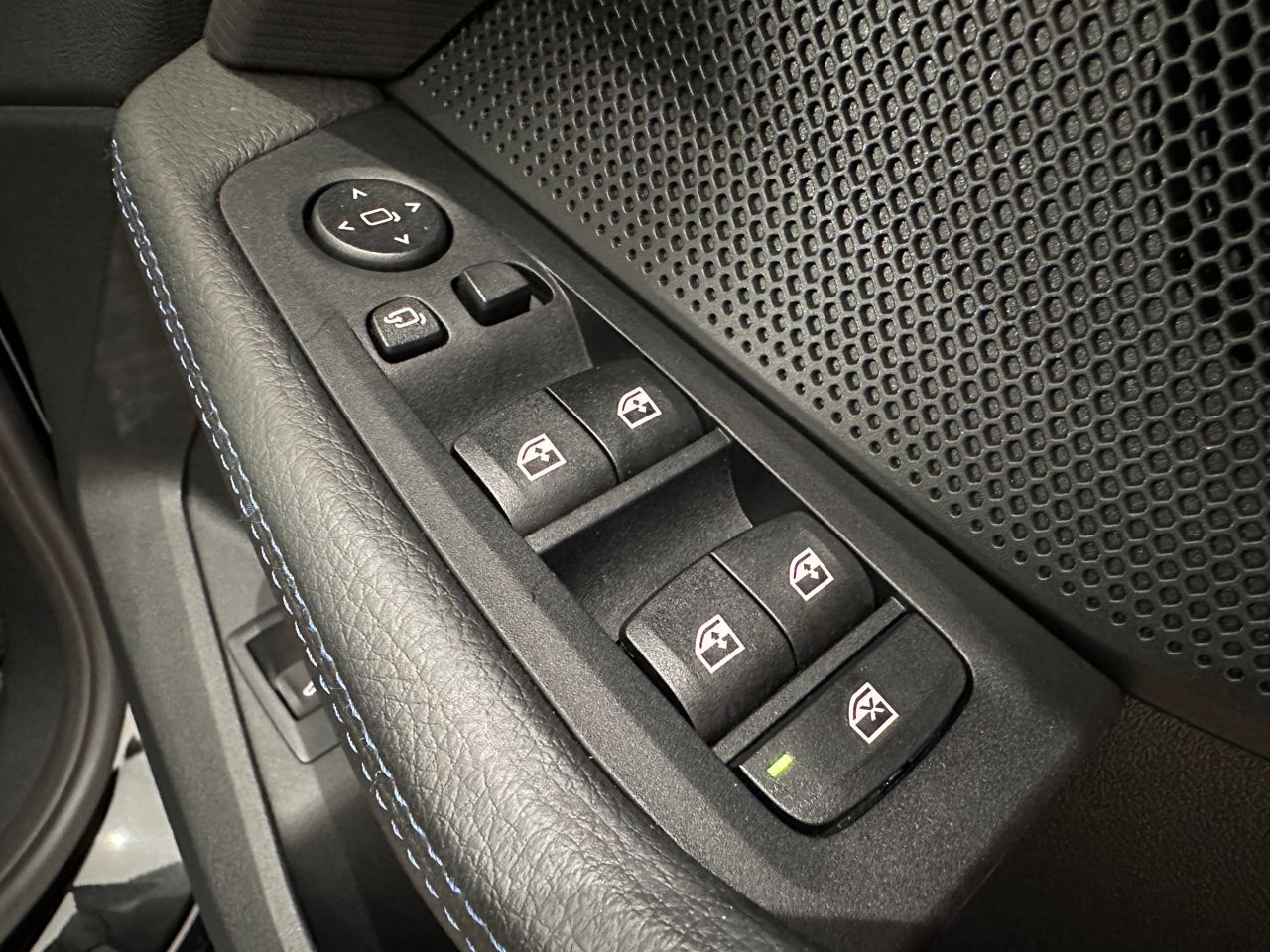 F40 118d Sports Hatch 5-door B47 2.0d