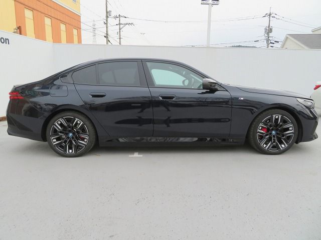 BMW i5 M60 xDrive Sedan RHD