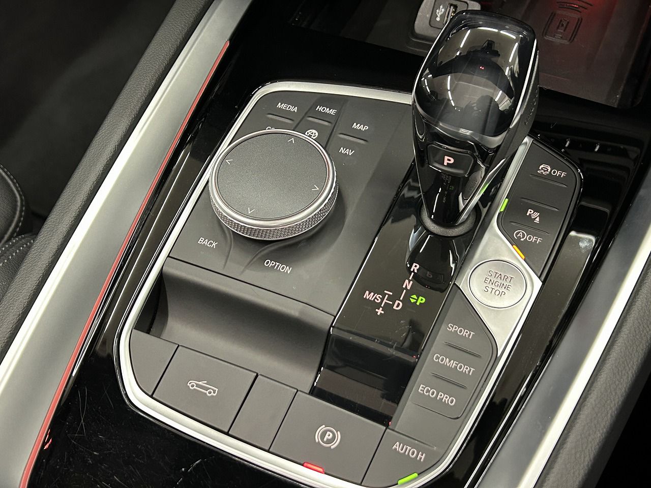 G29 z4 sDrive20i RHD