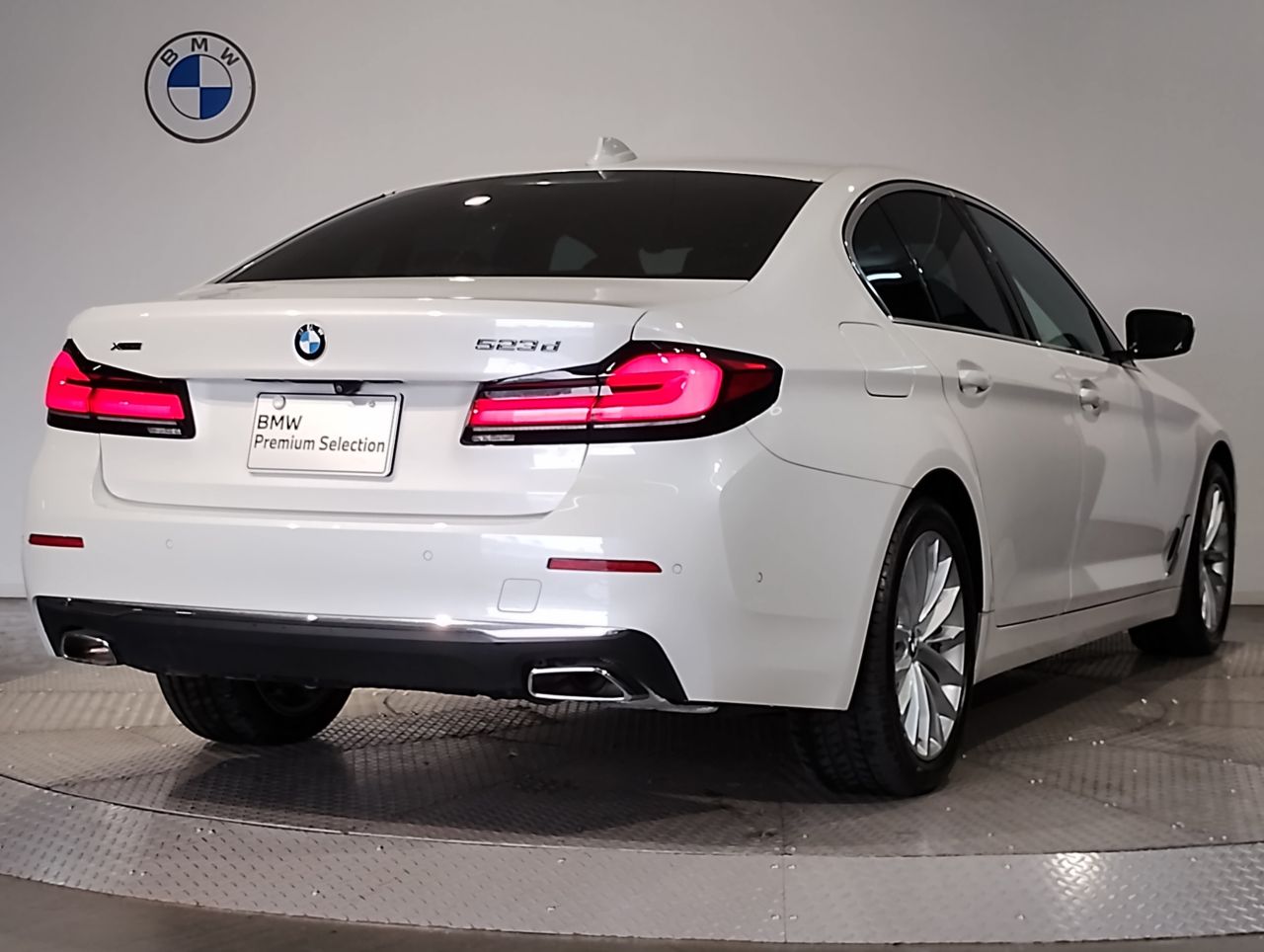 520d xDrive Sedan RHD