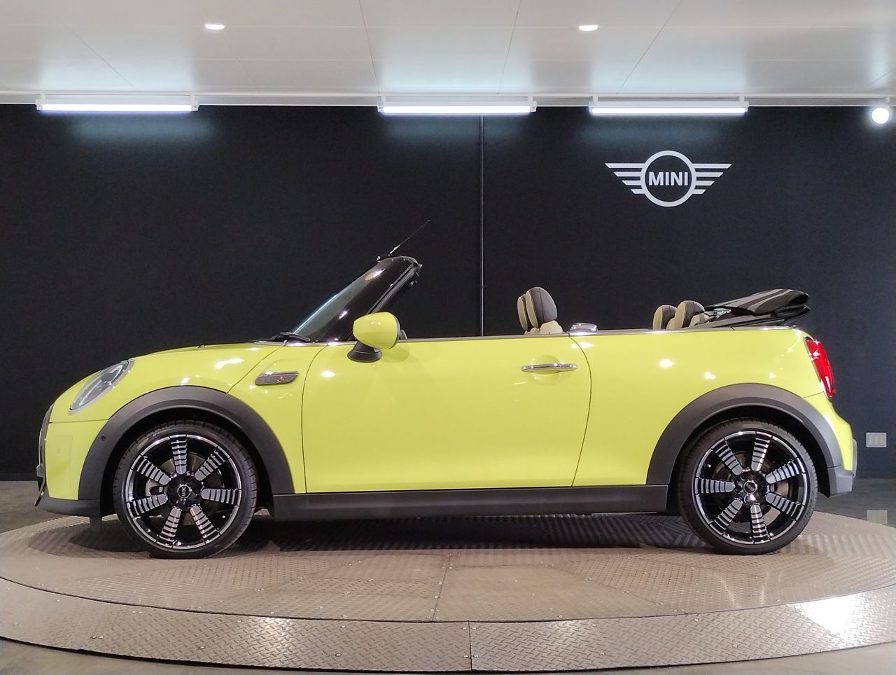 MINI Cooper S Convertible RHD