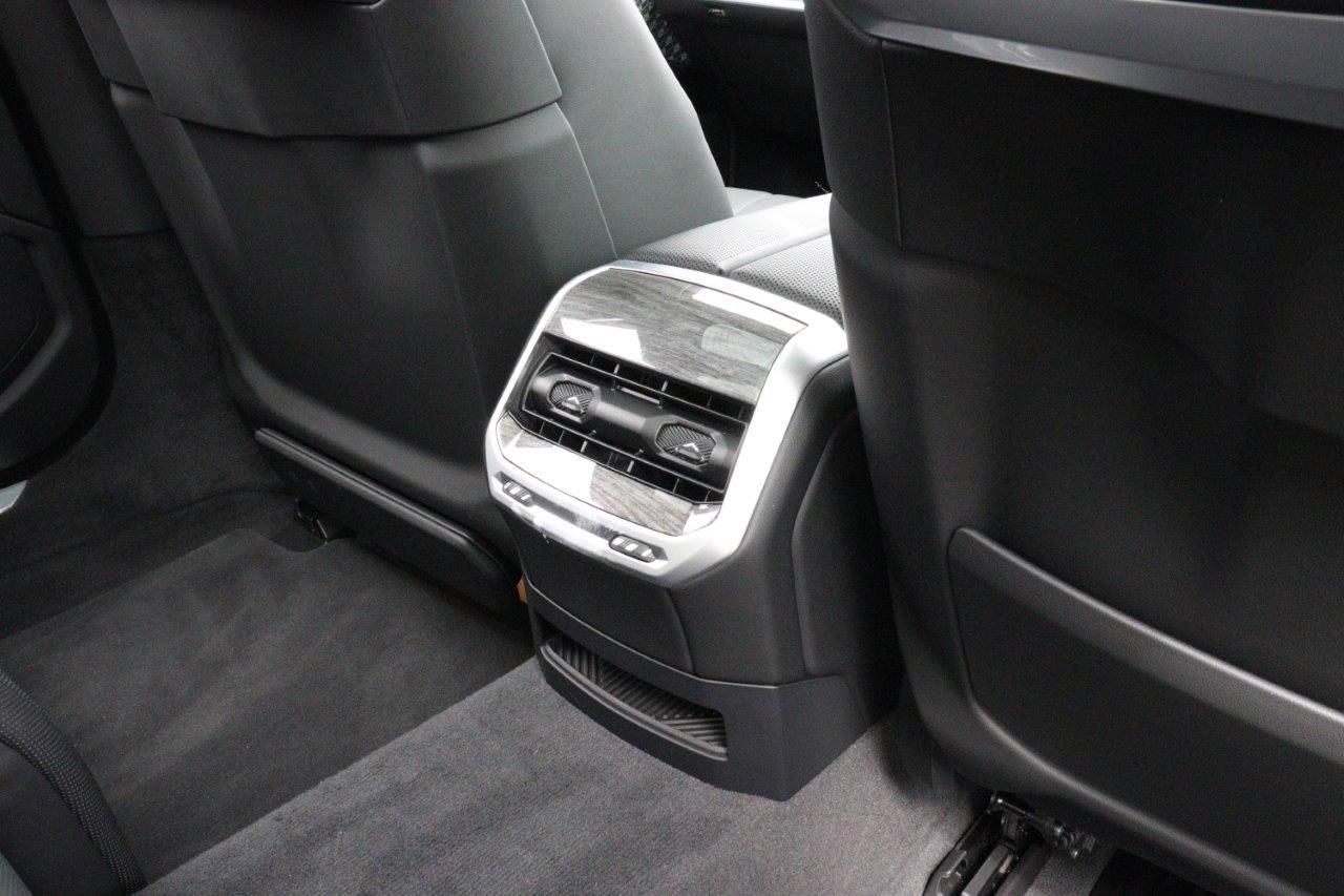 BMW i7 eDrive50 Sedan RHD