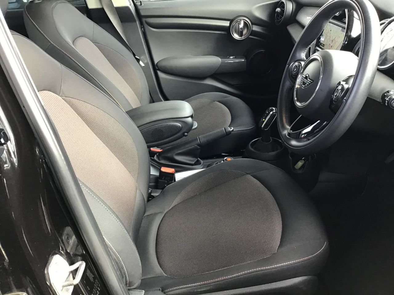 F55 MINI Cooper 5-Door Hatch LCI