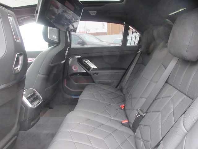 i7 xDrive60 Sedan RHD