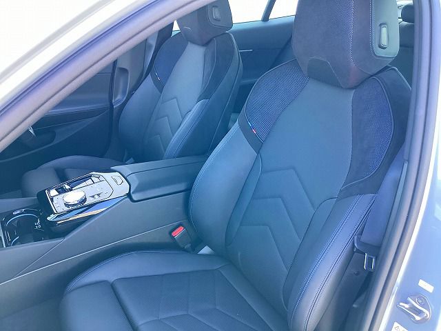 BMW i5 M60 xDrive Sedan RHD