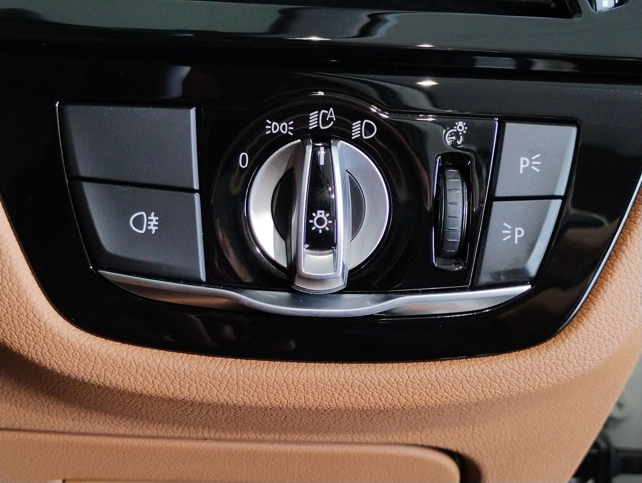 520d xDrive Sedan RHD