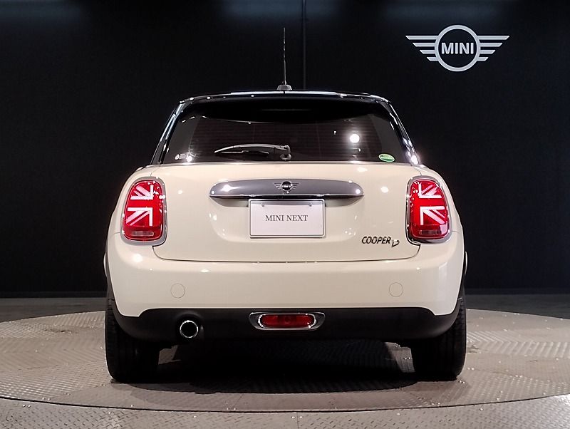 F55 COOPER D (AT)