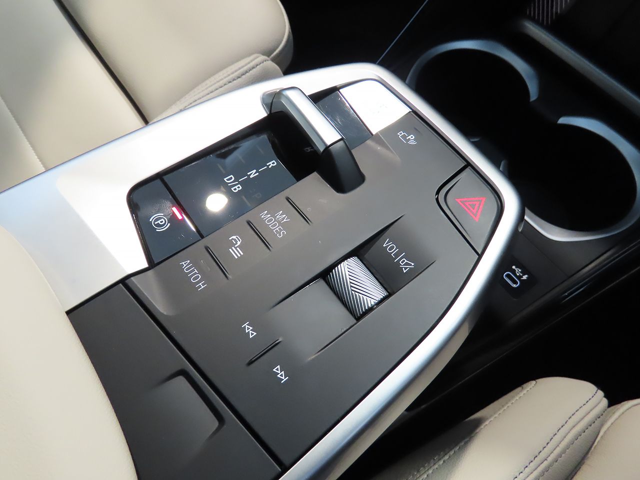 U11 iX1 xDrive30
