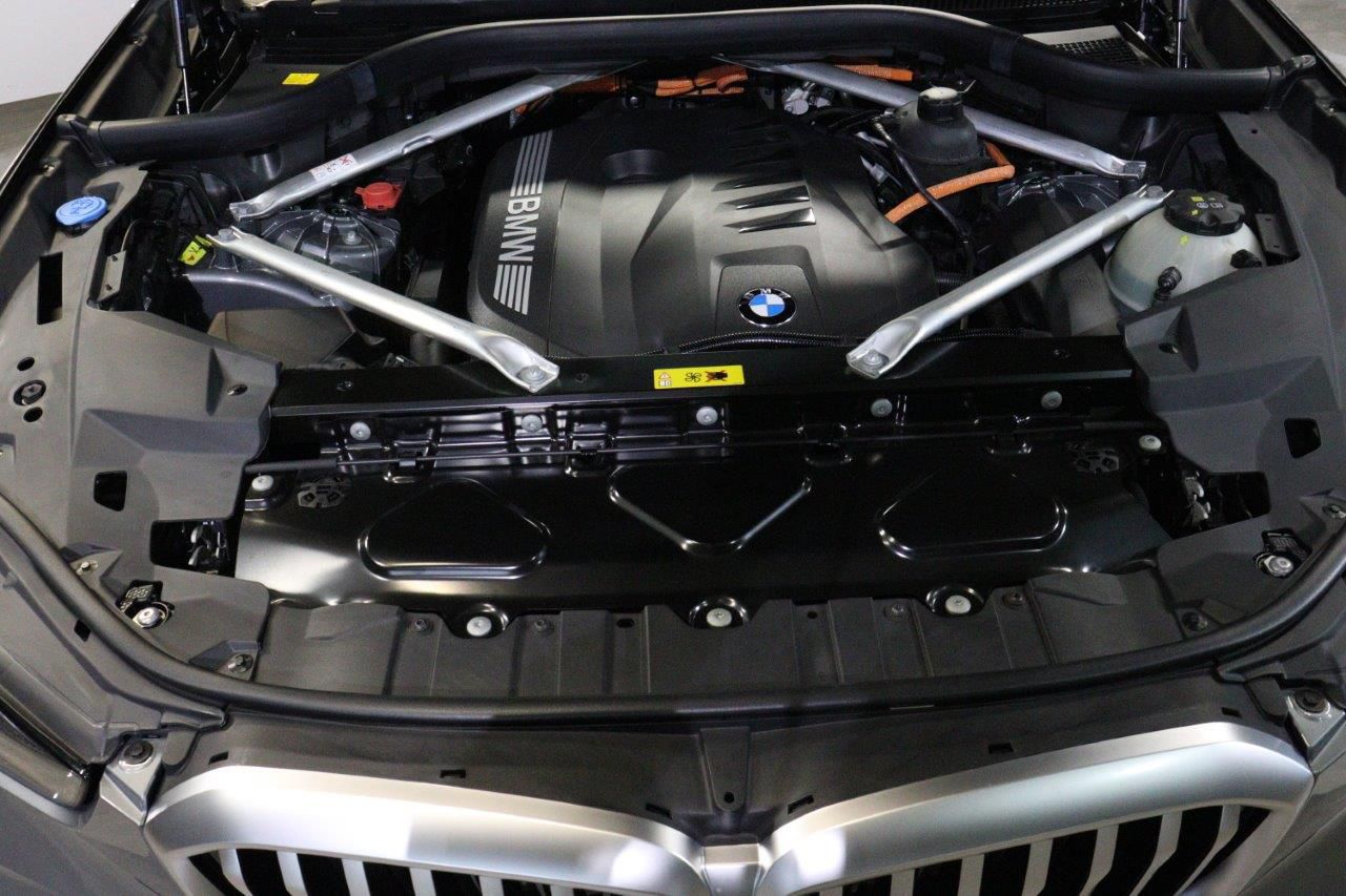 X5 xDrive50e RHD