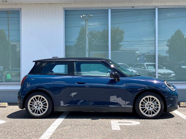 J01 MINI Cooper SE