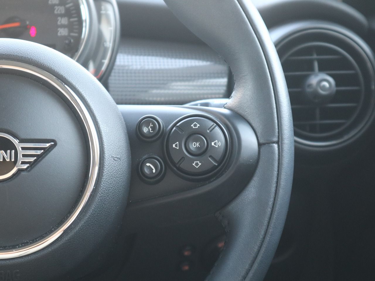 F55 MINI Cooper 5-Door Hatch LCI