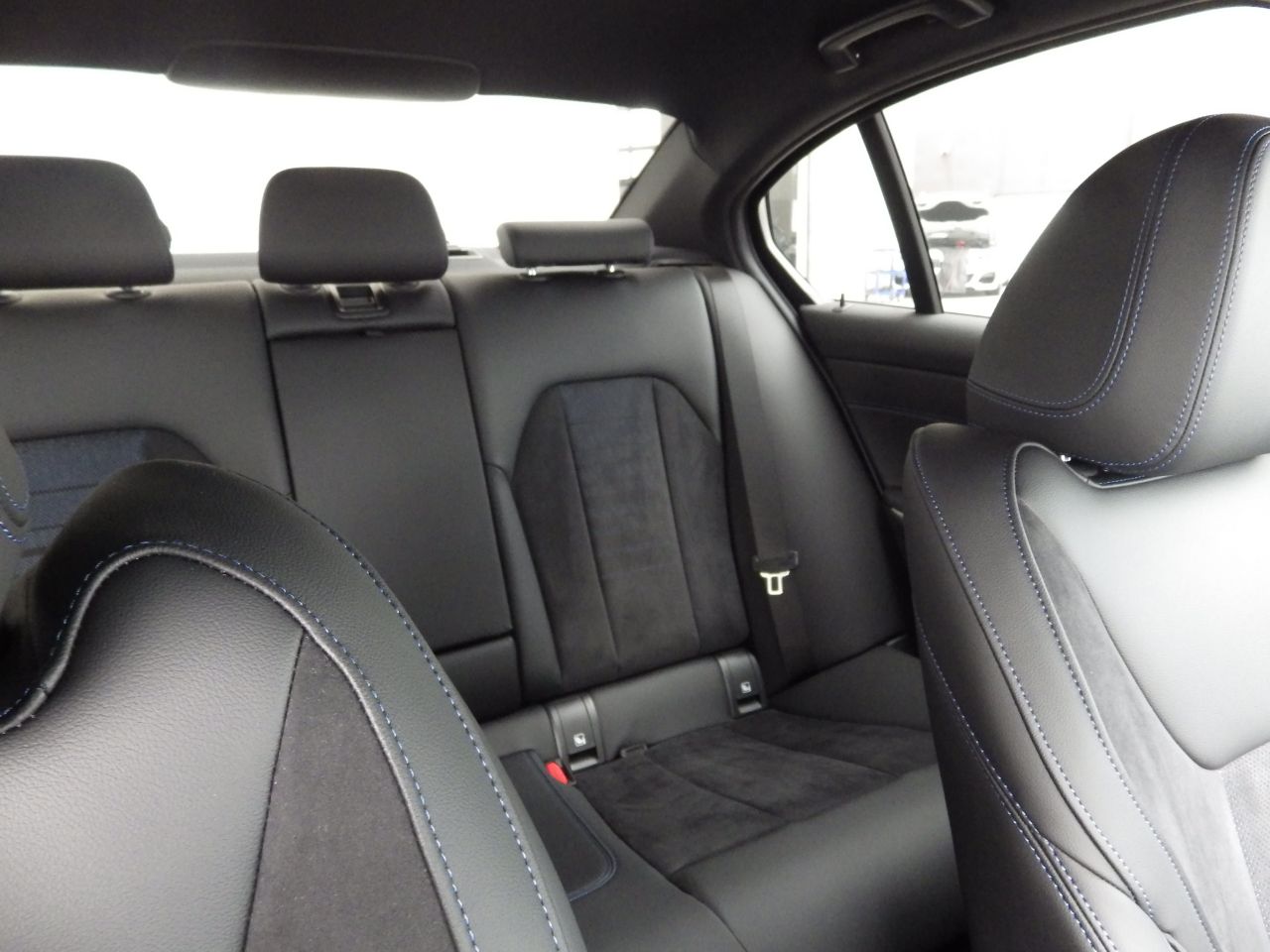 G20 320i Saloon LCI RHD MX