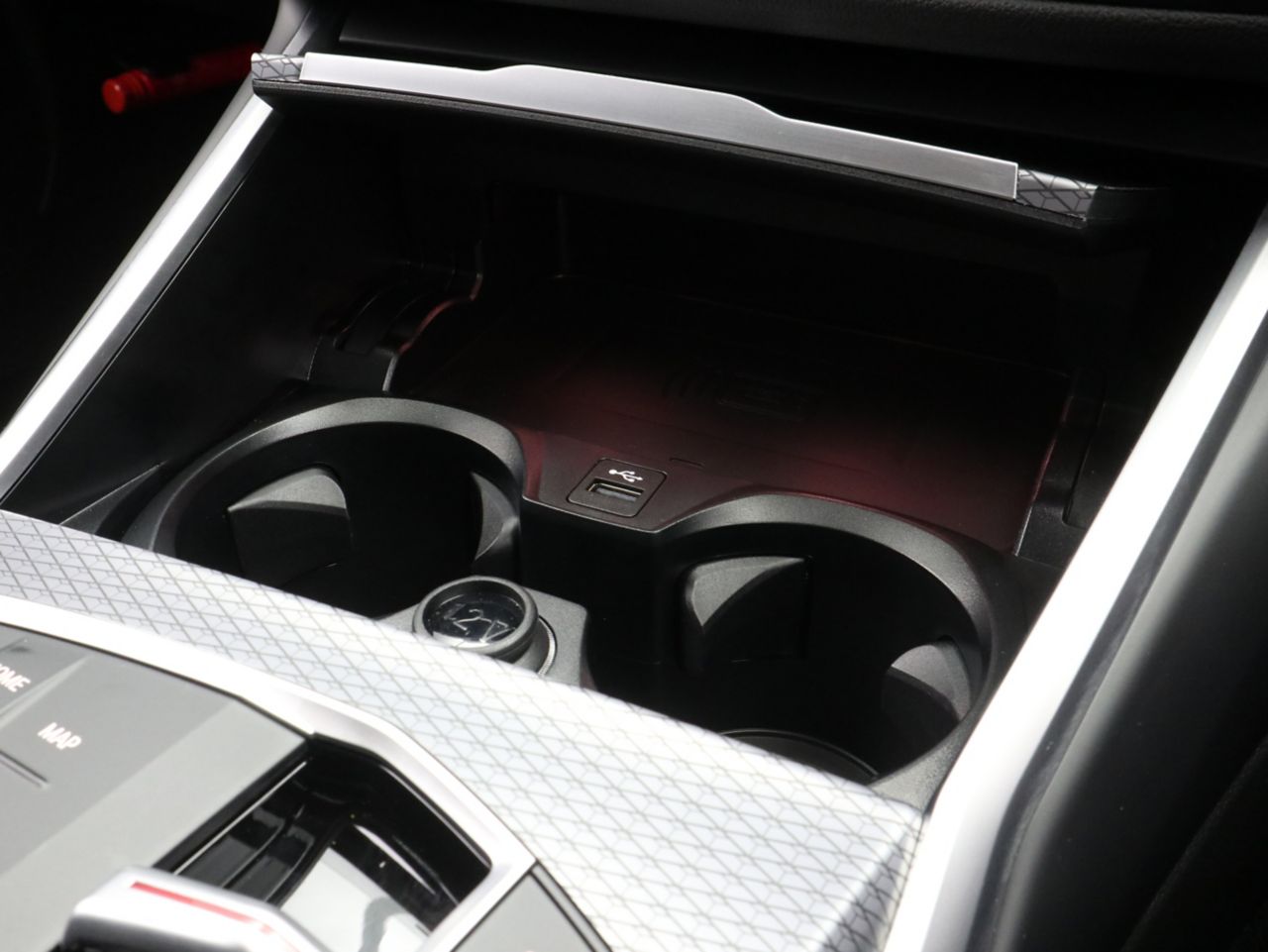 320d xDrive Berline RHD