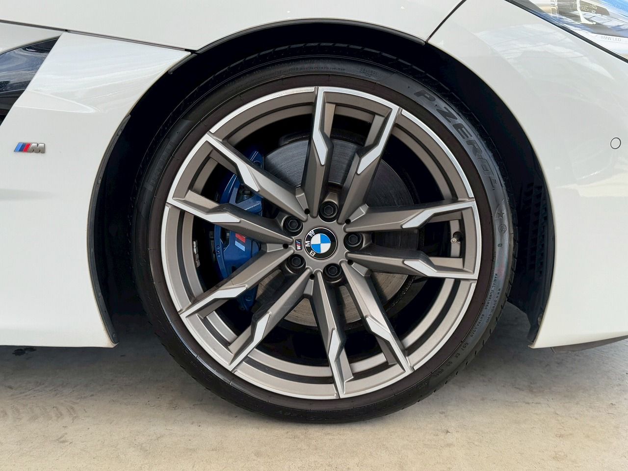 G29 Z4 M40i RHD