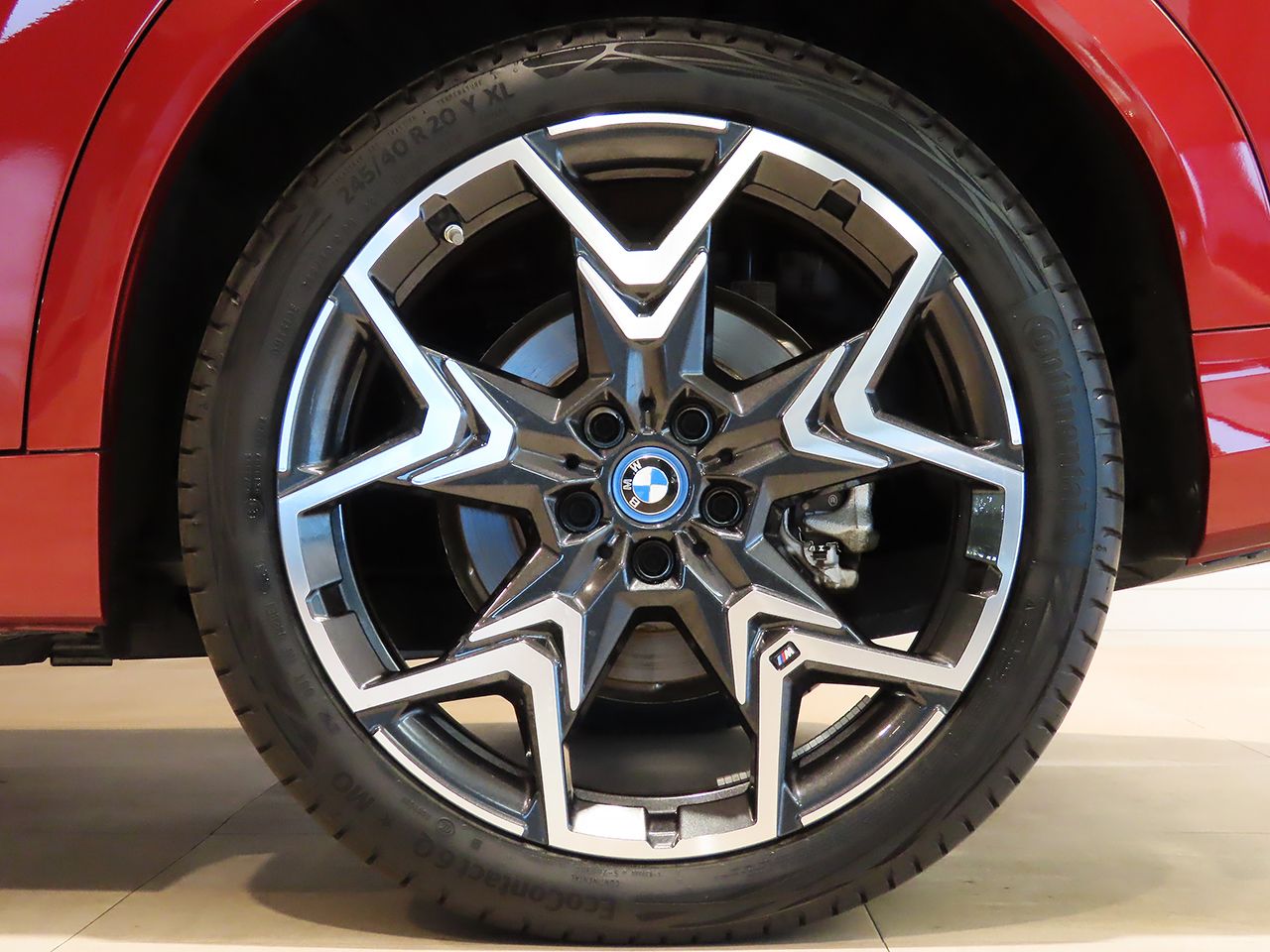 iX2 xDrive30 MSP