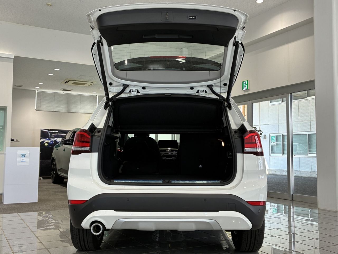 X1 sDrive18i RHD
