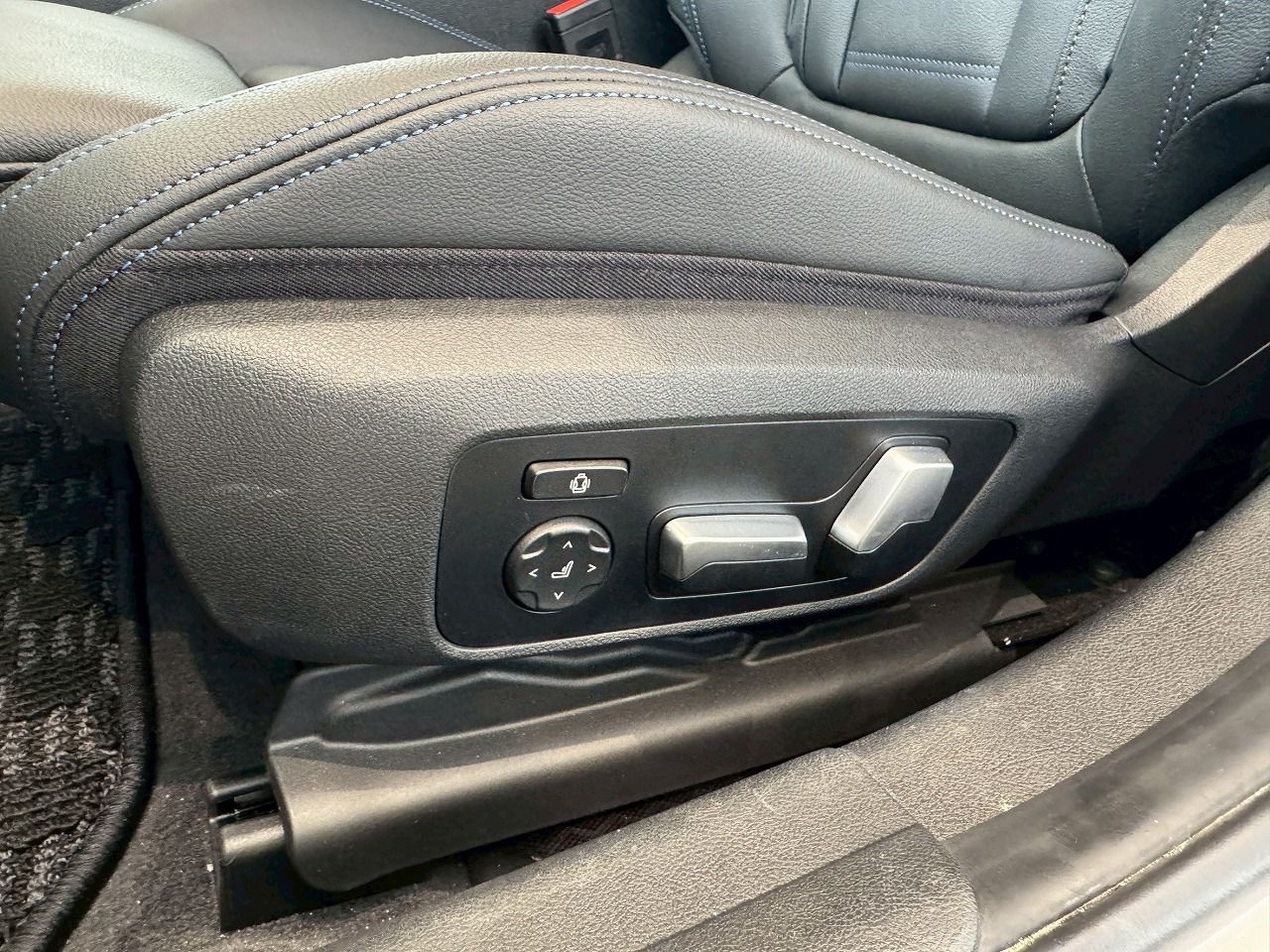 G21 M340i xDrive RHD