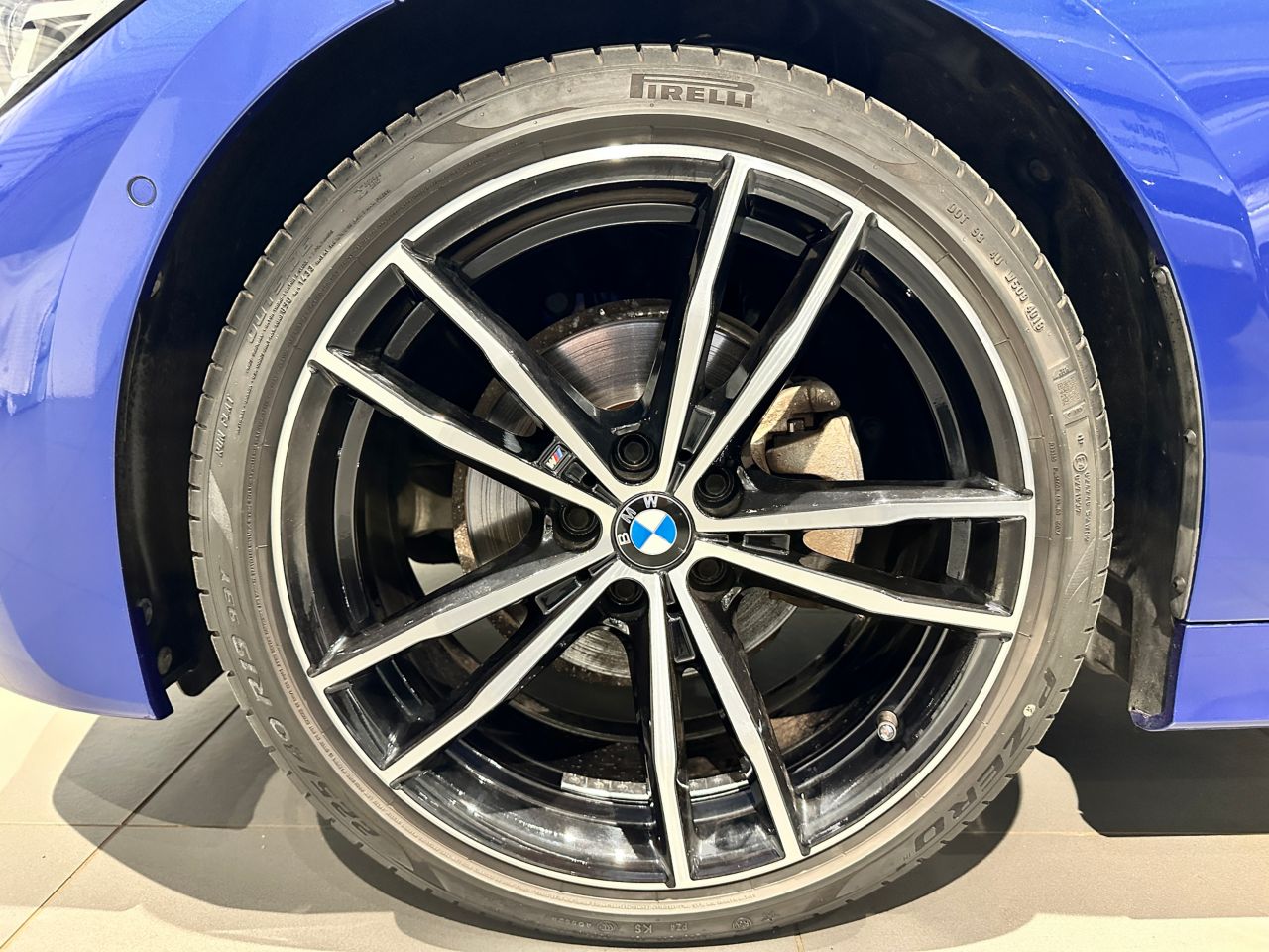 320i Sedan RHD