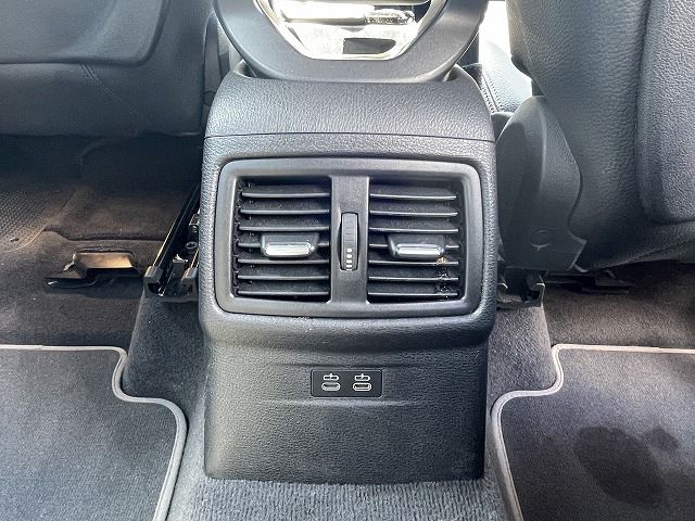 G29 z4 sDrive20i RHD