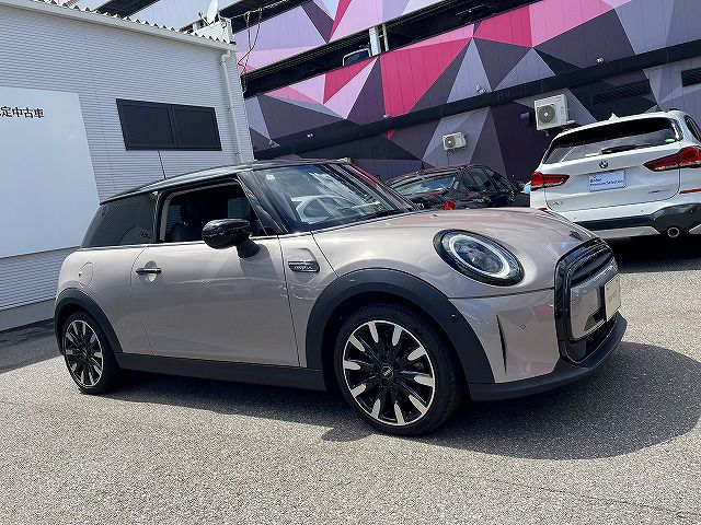 MINI Cooper F56 RHD