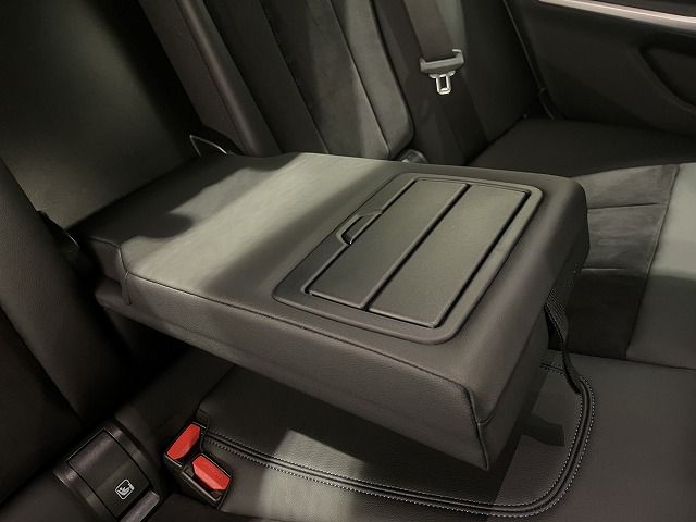 320d xDrive Berline RHD