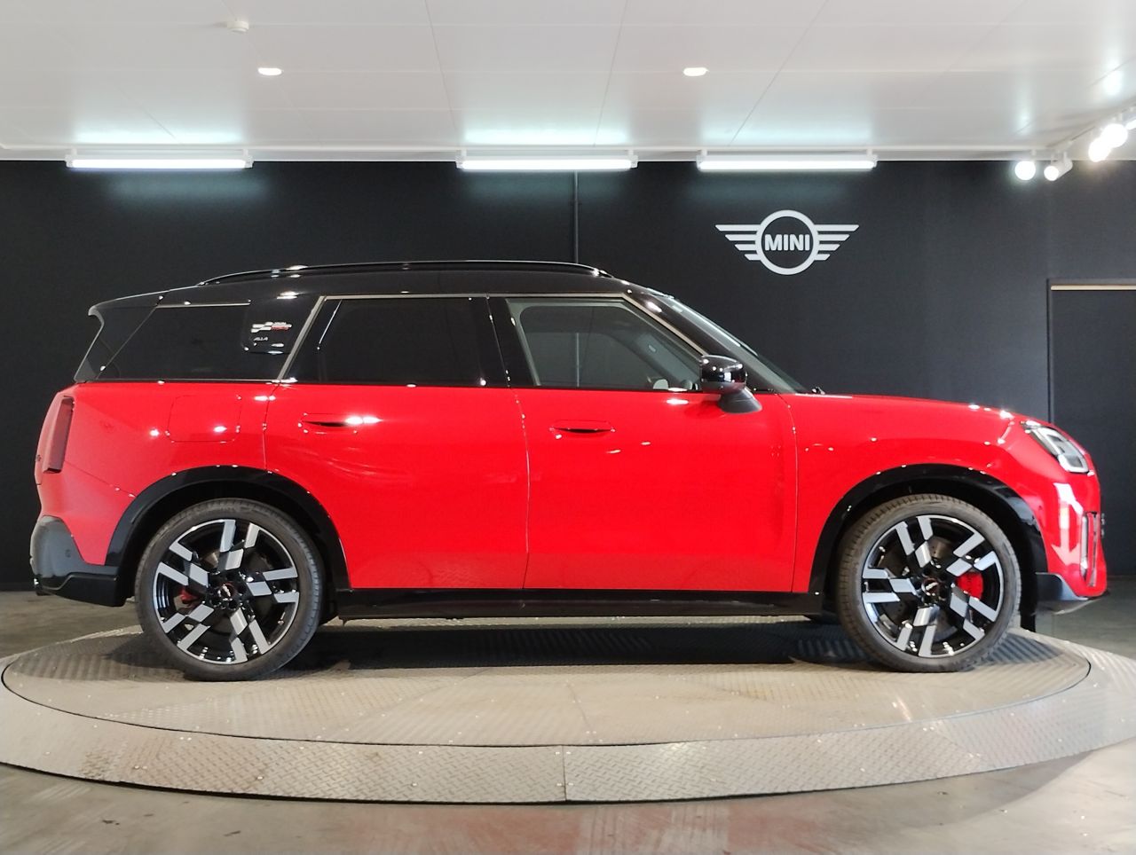 U25 MINI John Cooper Works Countryman ALL4