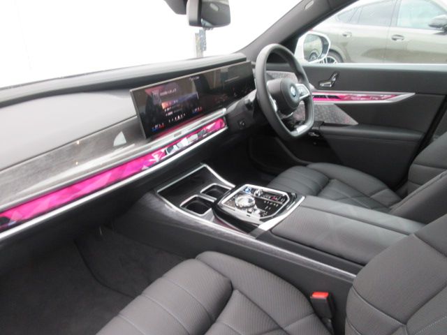 i7 xDrive60 Sedan RHD
