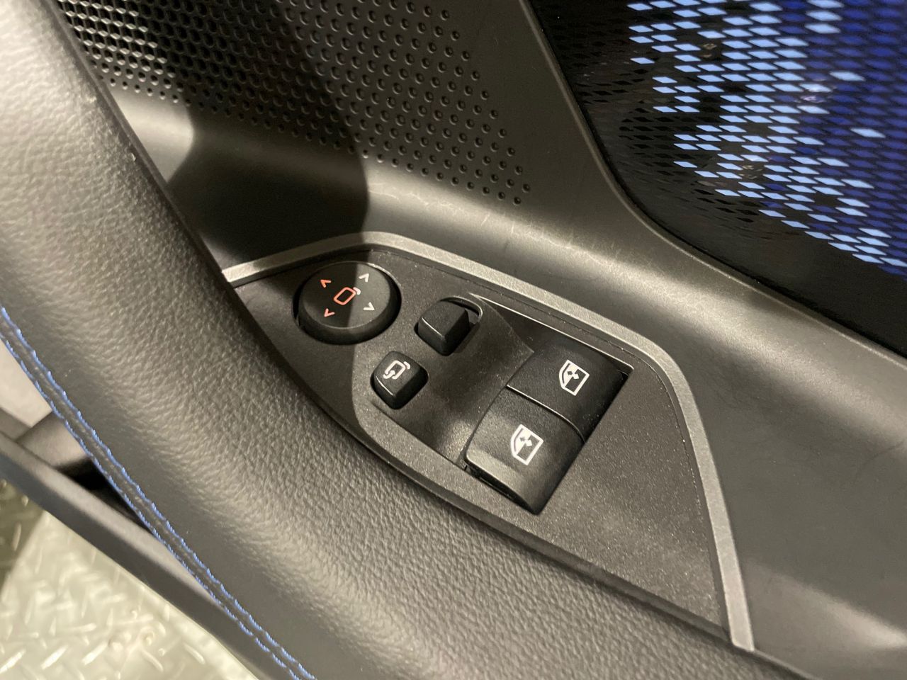 G42 220i Coupe
