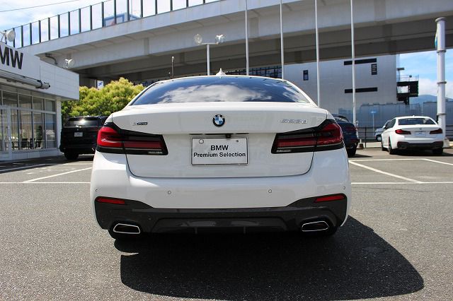 520d xDrive Sedan RHD