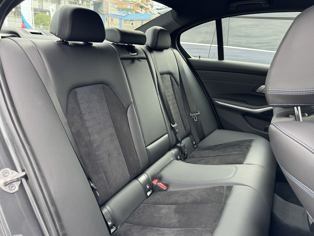 G20 330e Saloon RHD MX