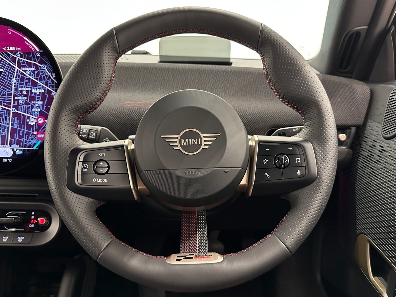 J01 MINI Cooper SE