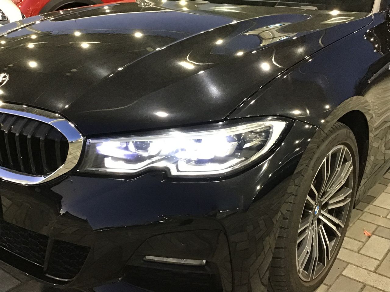 320i Sedan RHD