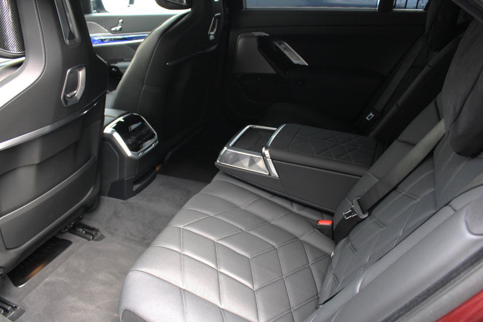 BMW 750
