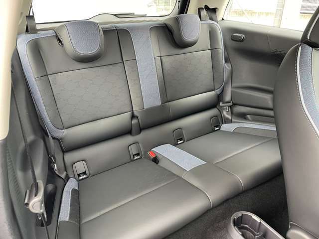 J01 MINI Cooper E