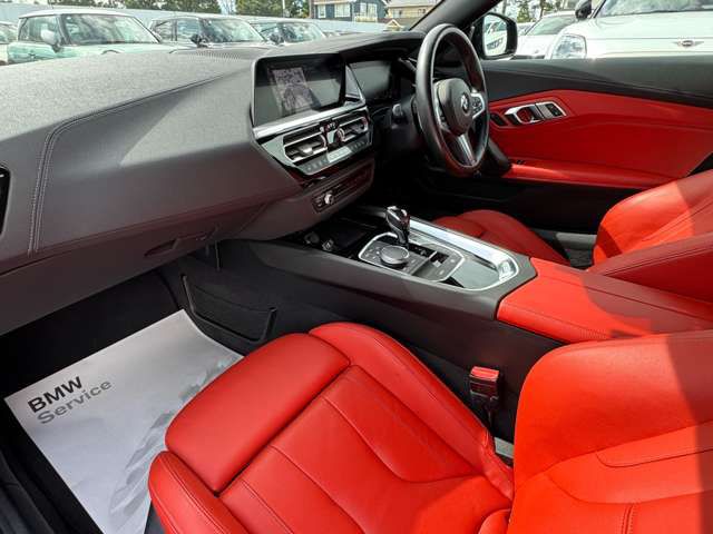 G29 z4 sDrive20i RHD