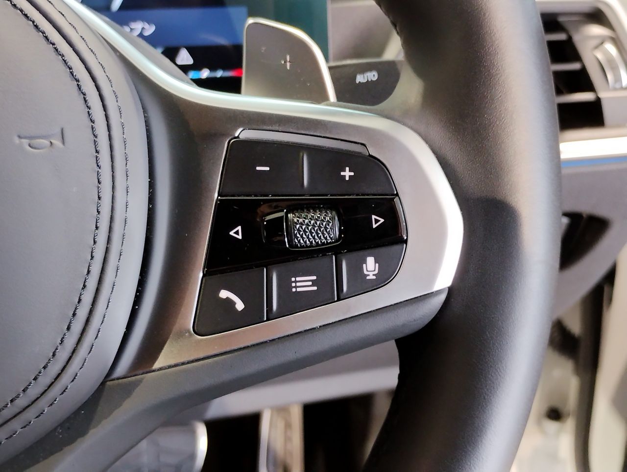 320d xDrive Berline RHD