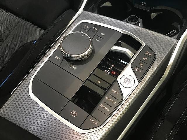 320d xDrive Berline RHD