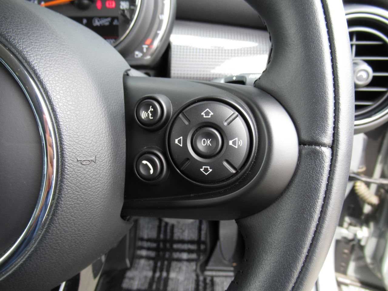 MINI F55 Cooper D 5dr Hatch LCI