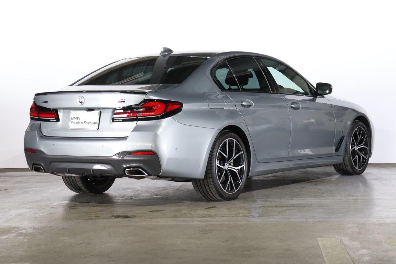 520d xDrive Sedan RHD