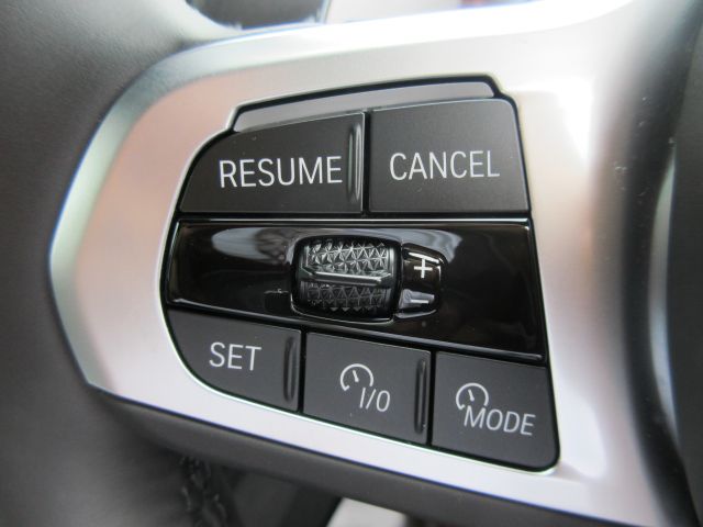 X6 M60i xDrive RHD