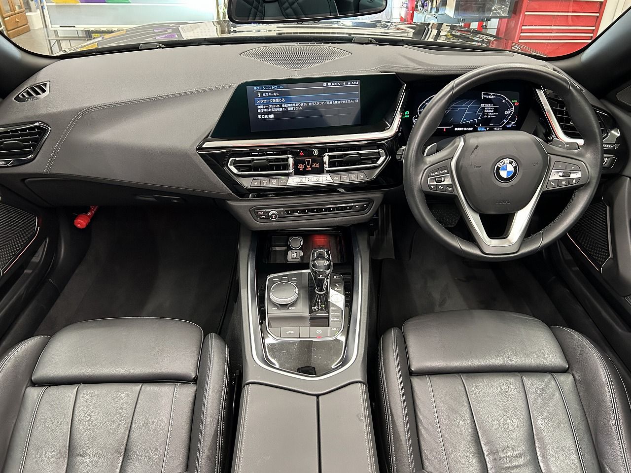 G29 z4 sDrive20i RHD