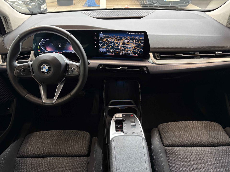 BMW 218