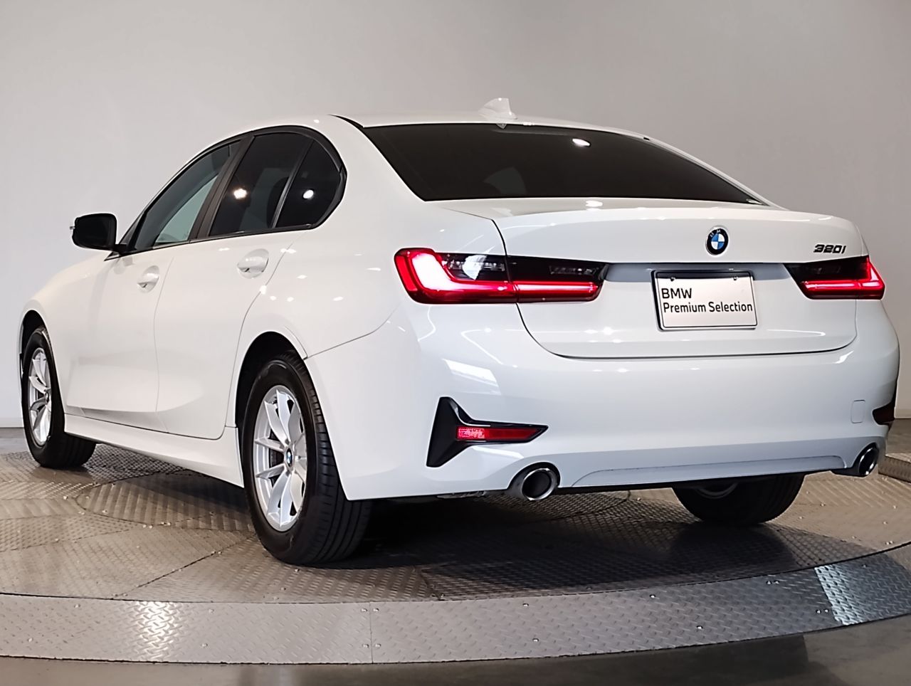 G20 320i Saloon RHD TU