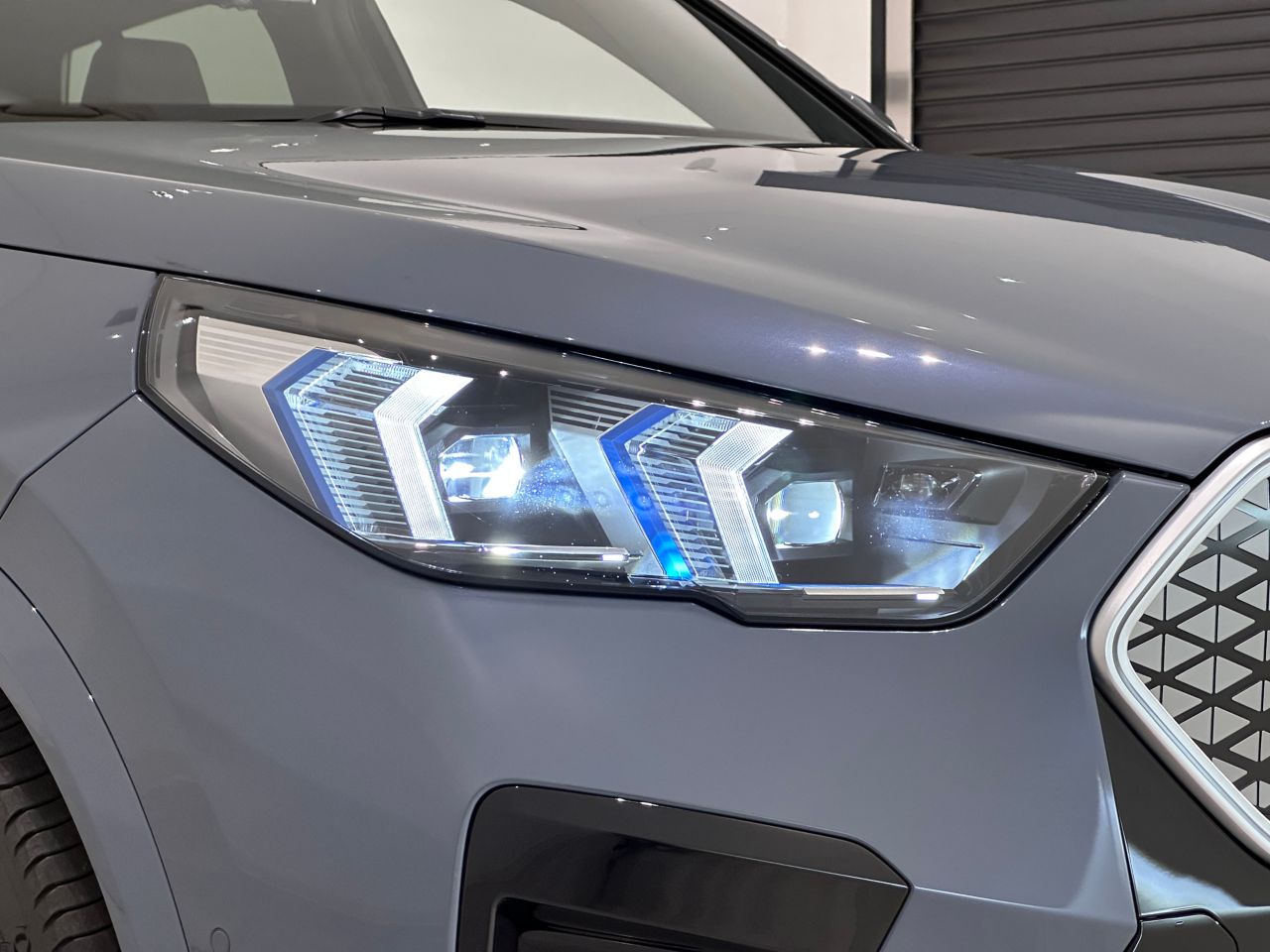iX2 xDrive30 MSP